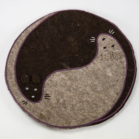 Yin and yang mice pet mat | felted wool